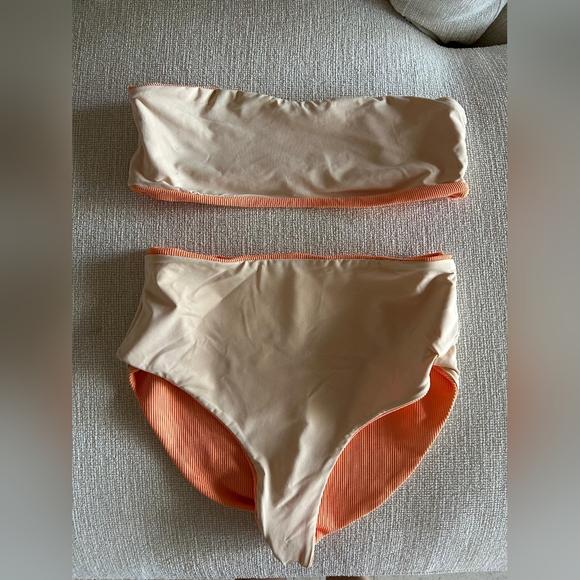 Bikini - Picture 3 of 5